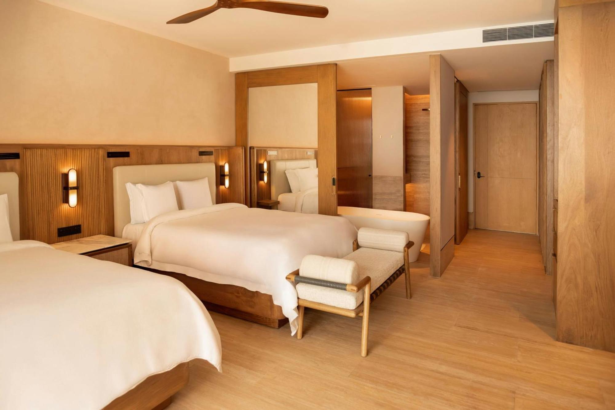 Deluxe King Room with Ocean View and Terrace